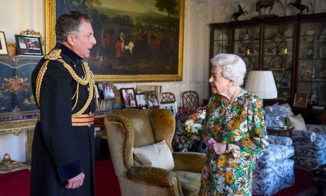 The Queen: e quando la rimediate un’altra tempra così! img